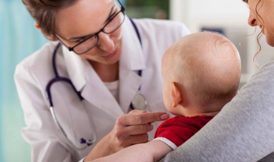 baby doctor_204987613 LR