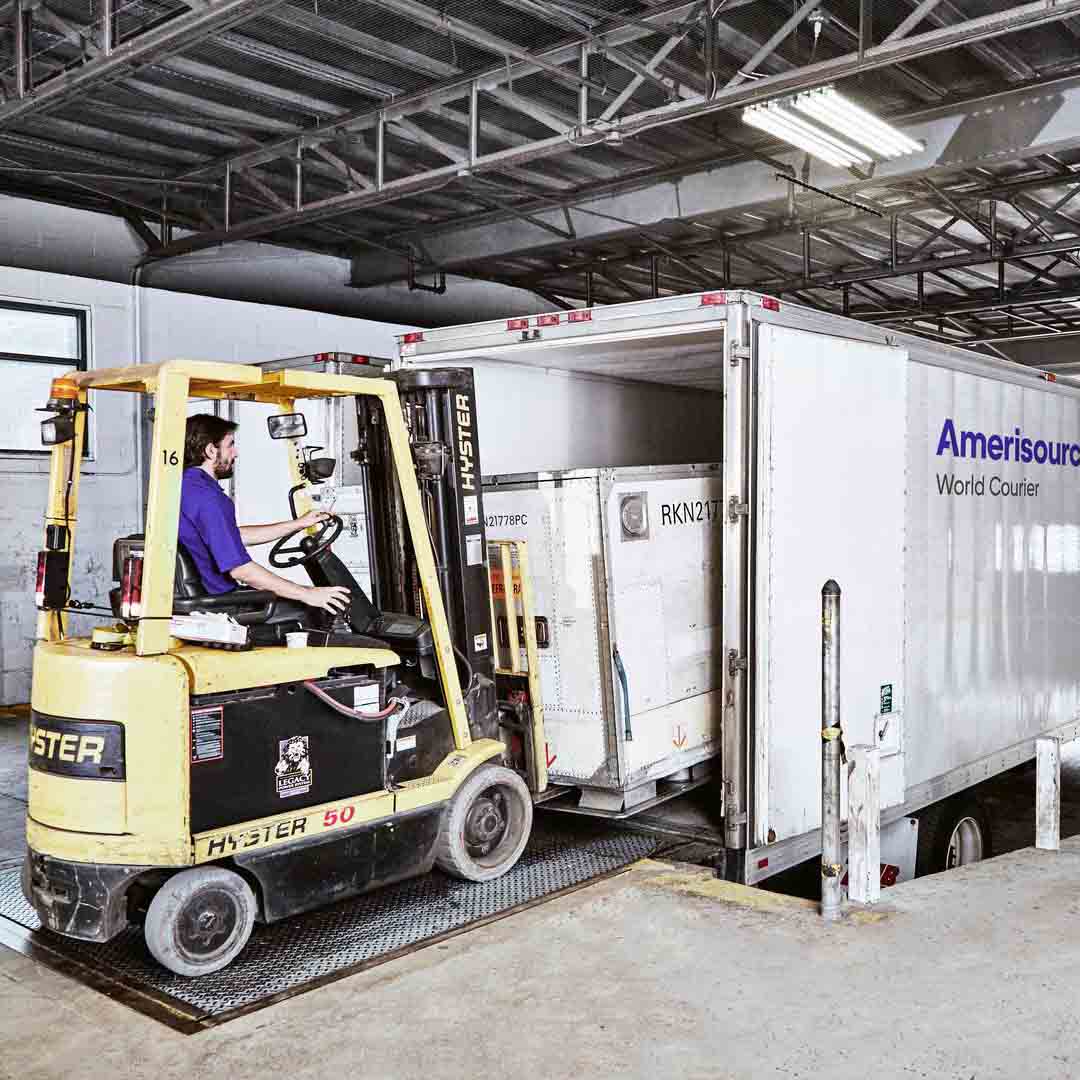 world_courier_delivery_truck_ny_074-web-square