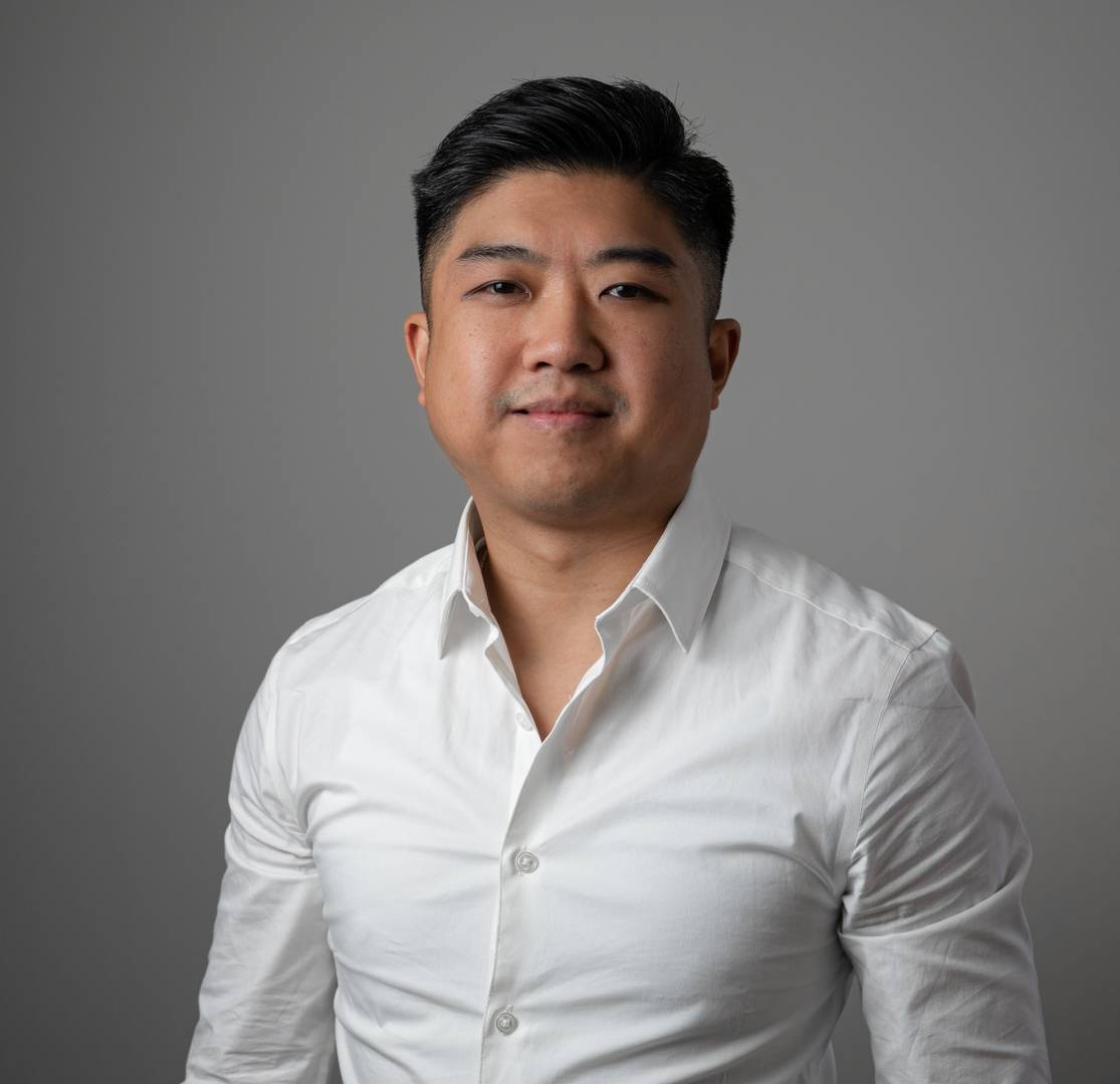 Andy Nguyen, World Courier