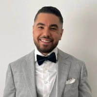 Mohamed El Nasire, World Courier