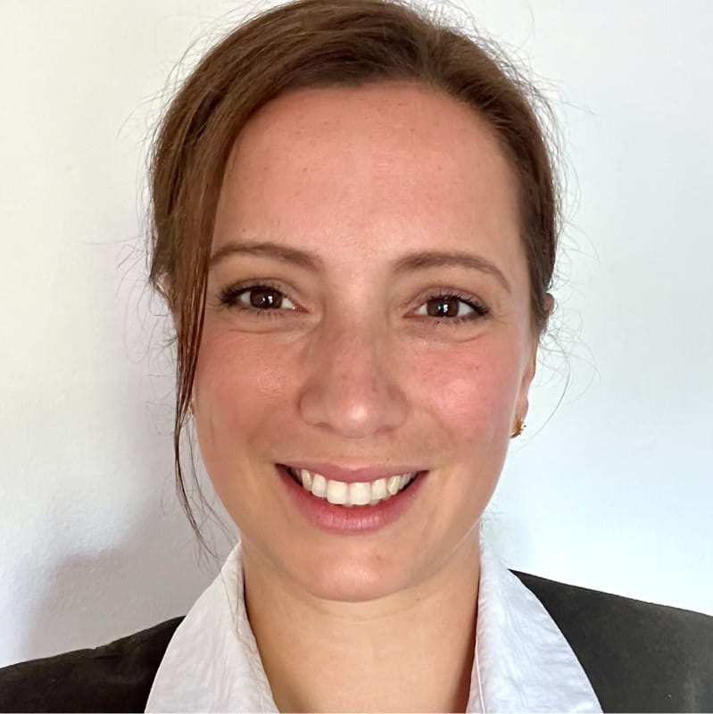 Saskia Marx, World Courier
