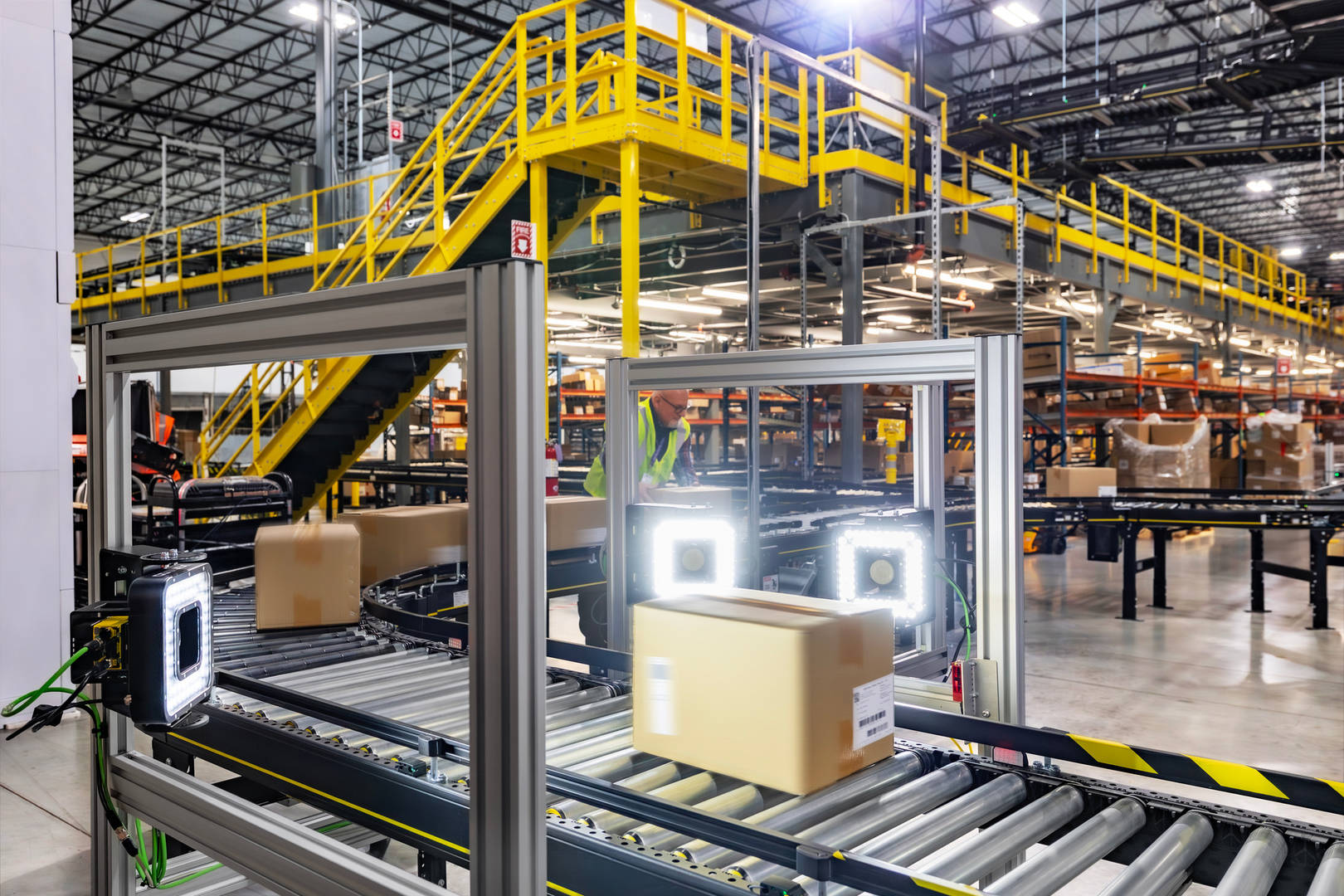 World Courier procurement insights hub