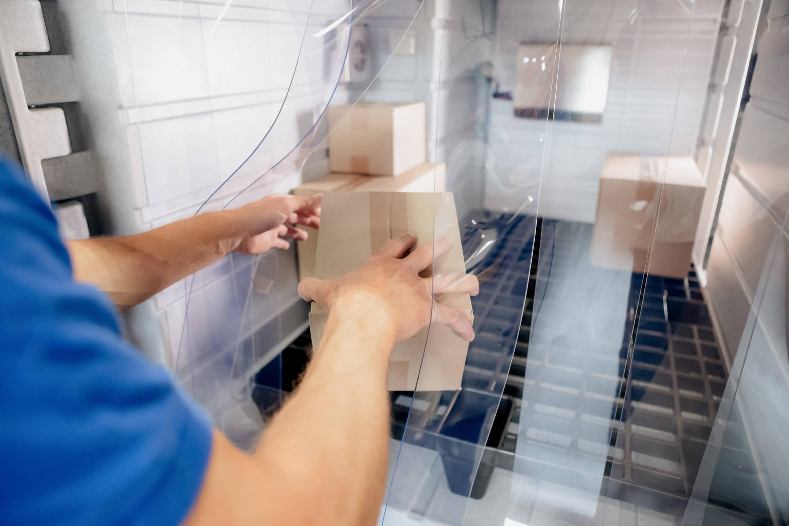 World_Courier_089_171015