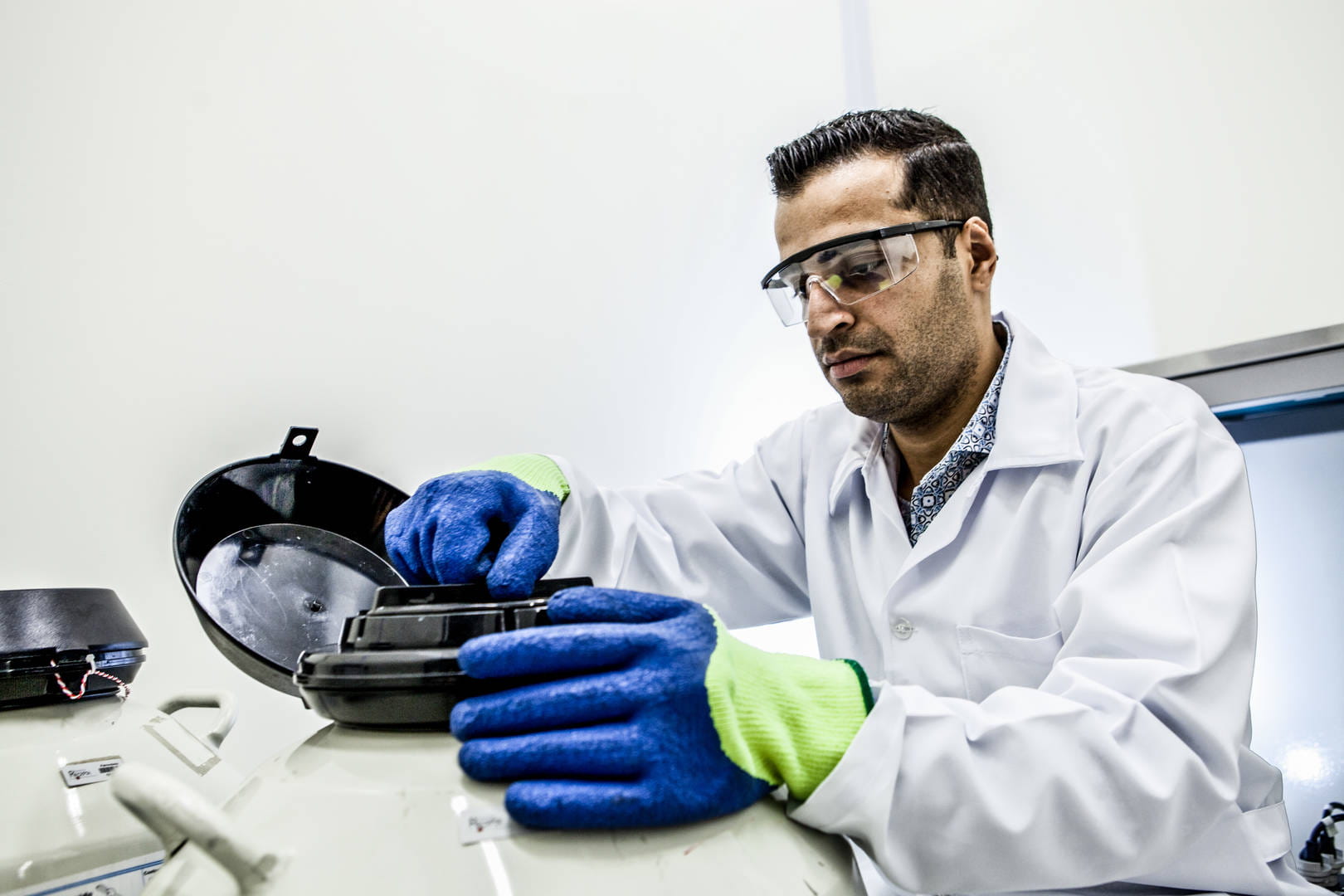 Laboratory Logistics & Lab Courier Services | World Courier