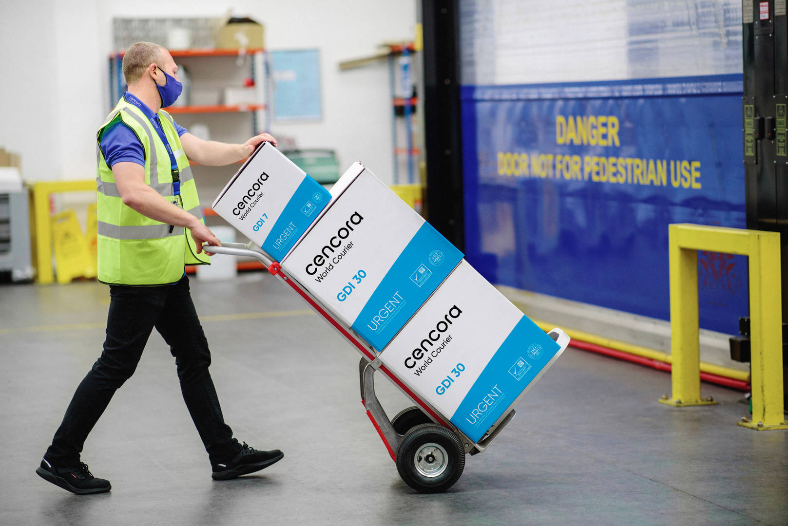 So geben Sie eine medizinische Lieferung bei World Courier auf
