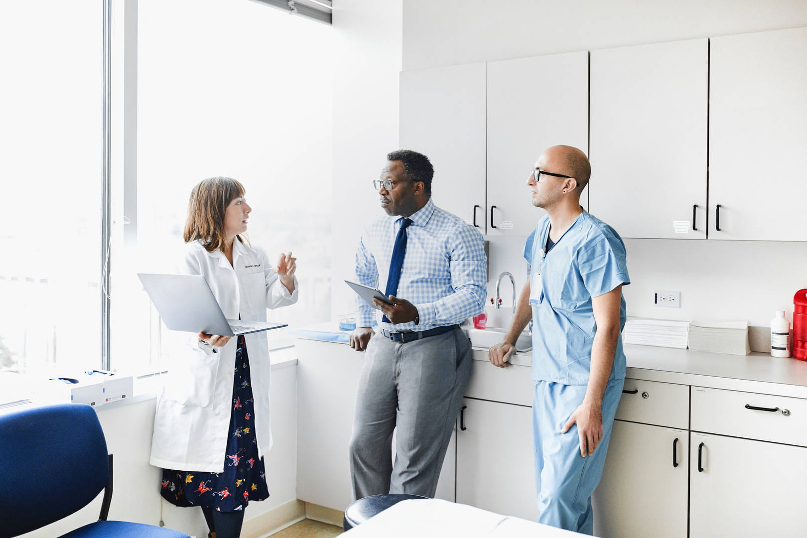 Erhalt der IATA-Zertifizierung, mit der weltweit unternehmensinterne Gefahrgutschulungen angeboten werden können.