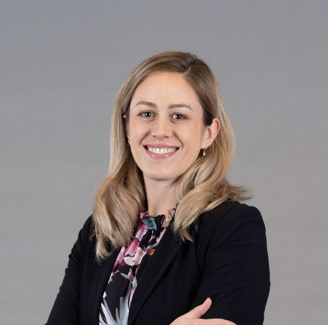 Astrid Carlaw, World Courier