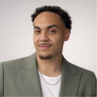 Jamiro Bouva, World Courier